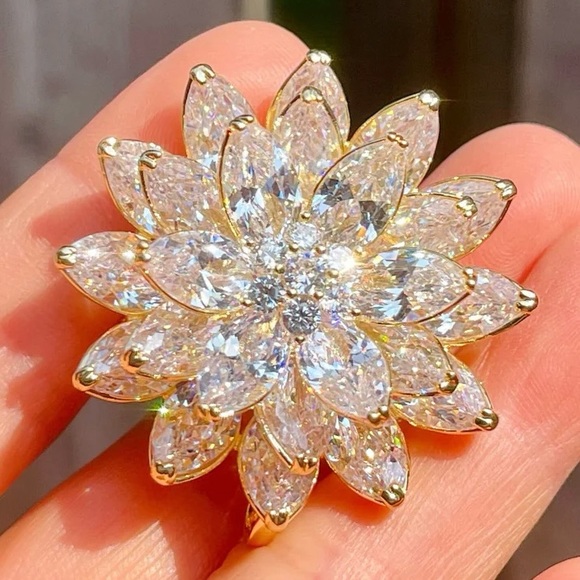 Zircon Snowflake Brooch Snowflake Brooch Snowflake Pin Pendant (HIGH-END) - Picture 3 of 6